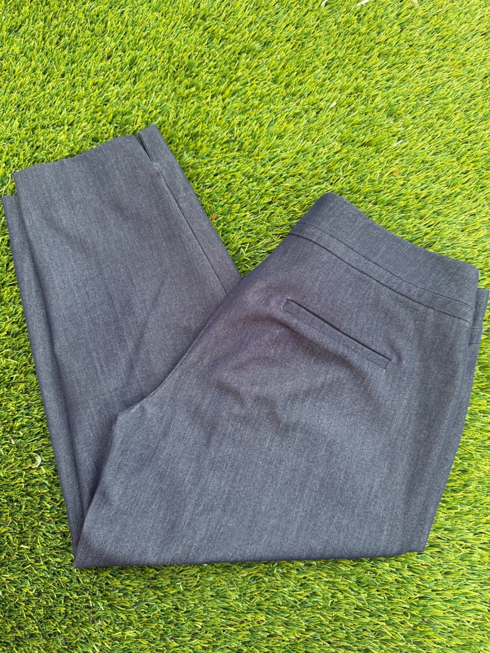 Peter Nygard Women's Denim Color Capris Petite